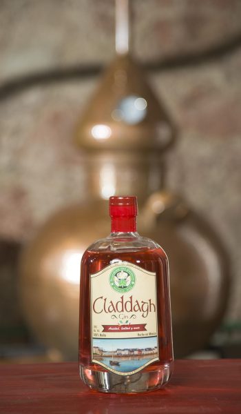 Gin Claddagh, amistad, lealtad y amor
